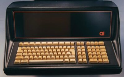 Twee exemplaren van ’s werelds oudste desktop computer ontdekt bij leeghalen huis in&nbsp;UK