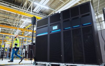 Eaton introduceert de 9395X UPS, een intelligente, ruimtebesparende, ononderbreekbare voeding (UPS) voor hyperscale- en colocatie-datacenters